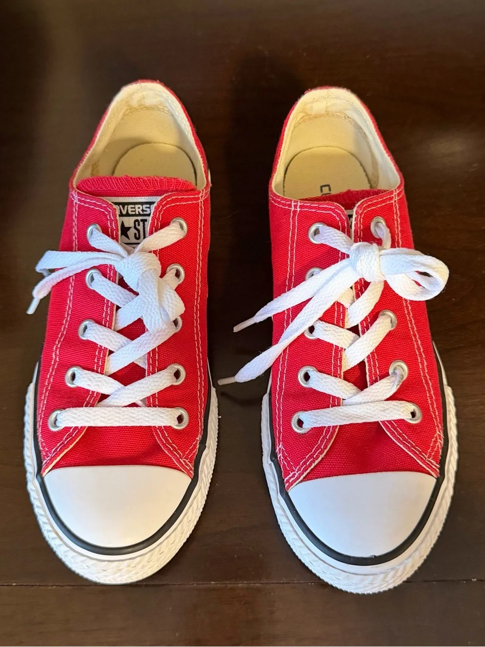 Converse Red Low-Top Kids Sneakers with White Laces